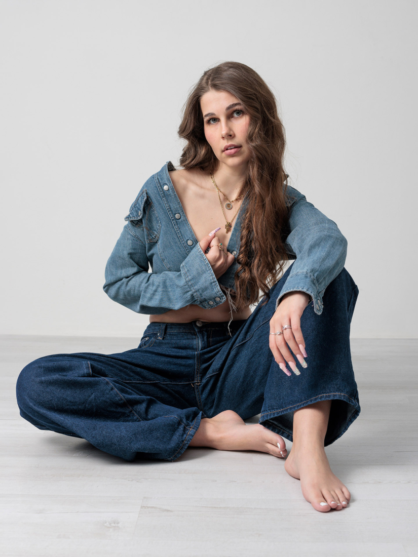 Lifestyle portrét v ateliéri